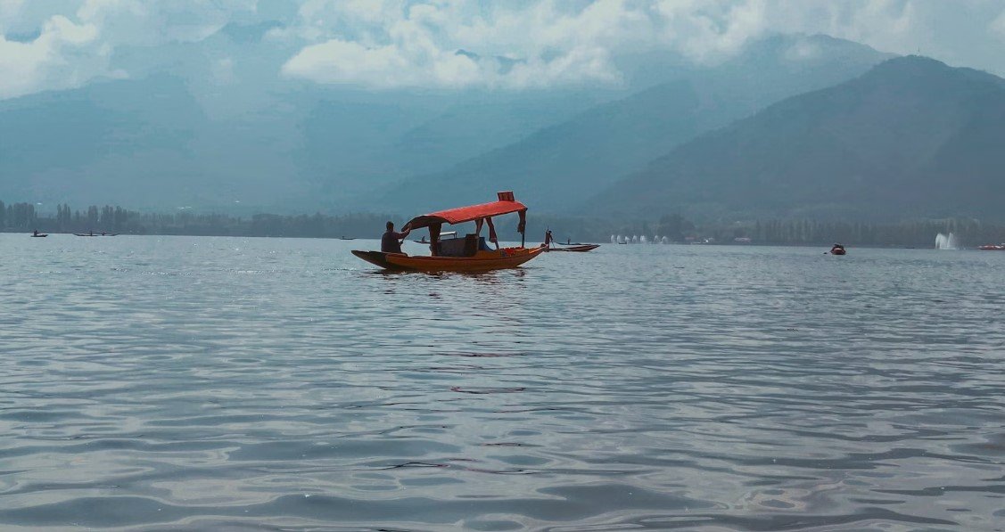 Srinagar houseboat, Gulmarg, pahalgam, Sonmarg Tour Package